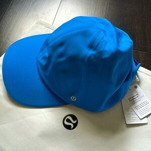LULULEMON FAST AND FREE RUNNING HAT IN PIPE DREAM BLUE NWT